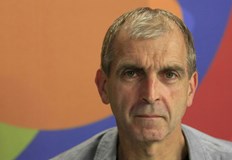 Лъскави бентлита от една страна болни които се молят за