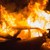Кола изгоря пред къща във Ветово