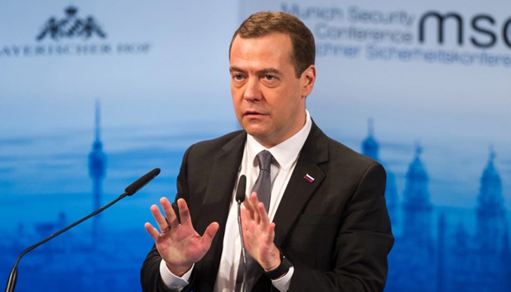 Темата за парите за Украйна става токсична в САЩ, казва бившият руски президент Дмитрий Медведев
