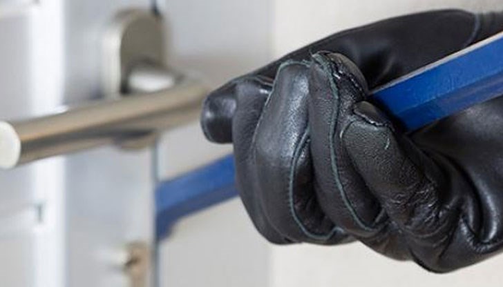 От апартамента на пострадалите липсват 800 лева