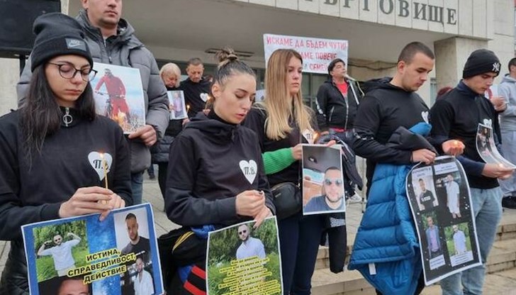 То е в подкрепа на семейството на 21-годишния Петър Василев, загинал в катастрофа преди 12 дни на главния път София - Варна
