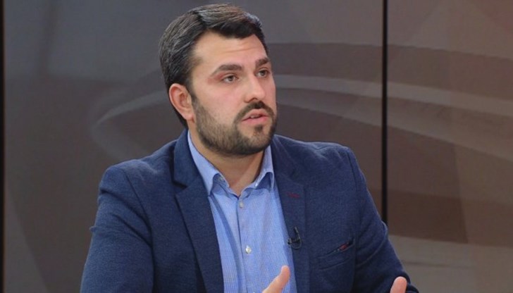 Според него по-голямата част от хората не вярват на машините Според него по-голямата част от хората не вярват на машините