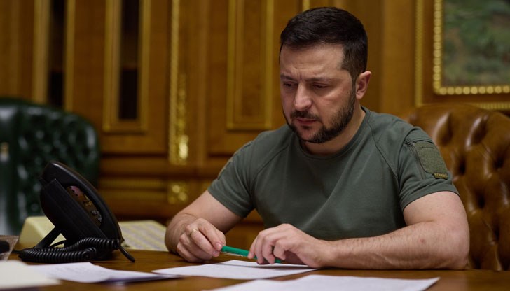 Най-голямото и най-важно противопоставяне на фронта в момента е в Донецка област, добави Зеленски Най-голямото и най-важно противопоставяне на фронта в момента е в Донецка област, добави Зеленски