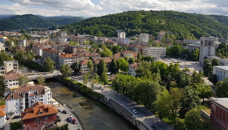 Населението на Габрово се радва на нарастващи доходи и ниска бедност Населението на Габрово се радва на нарастващи доходи и ниска бедност