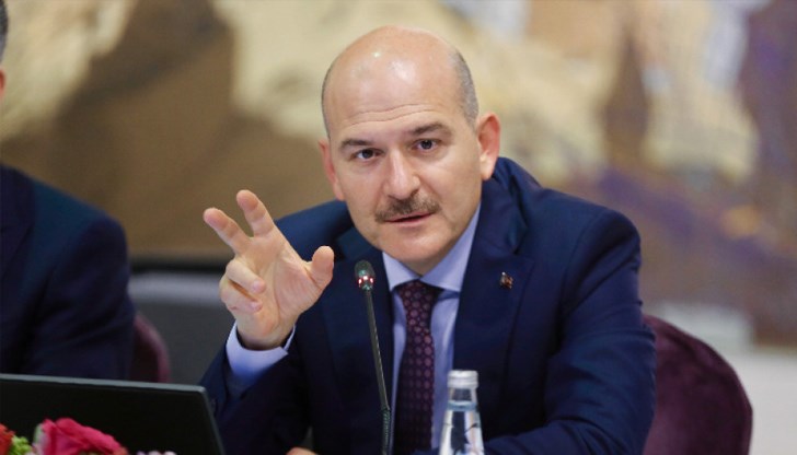 Убиецът се появи пръв на местопрестъплението, заяви турският вътрешен министър Сюлейман Сойлу по повод съболезнователния адрес, изпратен от президента на САЩ Джо Байдън