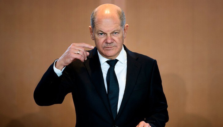 Бъдещето принадлежи на вятърната, слънчевата и зелената водородна енергия, потвърди Шолц