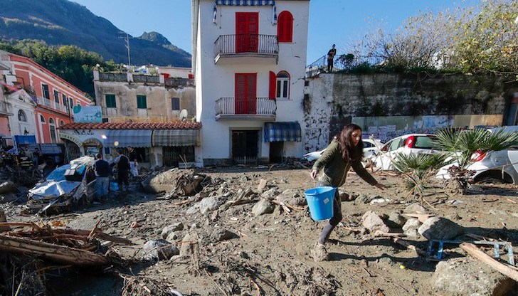 Италианските медии потвърждават, че е намерено и тялото на 58-годишна жена с българска националност
