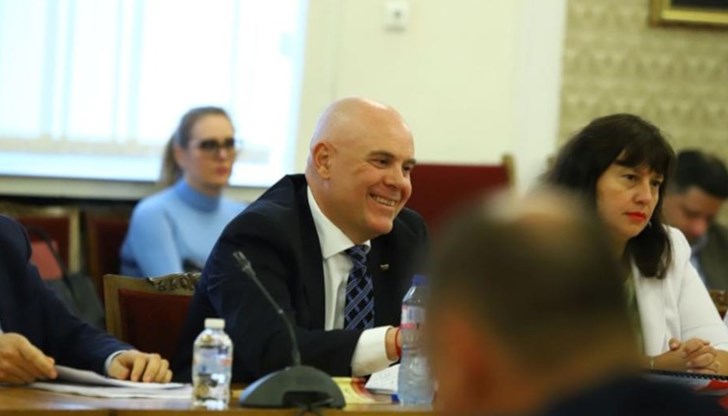 Макар и основната тема на срещата в парламента да беше съдебната реформа, двете страни отделиха доста време на проблема с райския газ Макар и основната тема на срещата в парламента да беше съдебната реформа, двете страни отделиха доста време на проблема с райския газ