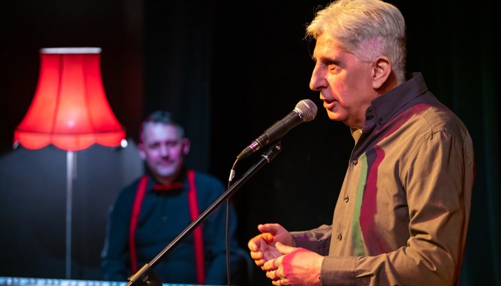 "Артисти в джаза" е едно от предложенията на русенския драматичен театър