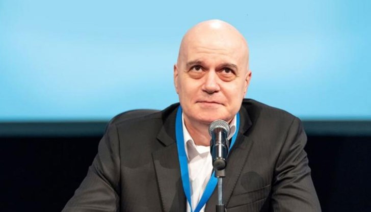 Остро обръщение в социалните мрежи публикува Слави Трифонов