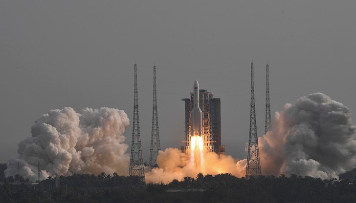 Корабът, наречен "Тянчжоу-5" - "Небесен господар-5" ще се скачи скоро с китайската космическа станция "Тянгун" - "Небесен дворец"