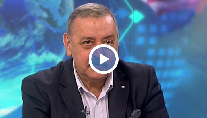 "Доста храни у нас бяха "преоблечени" като лекарства - станаха хапчета с куркума и други добавки", добави специалистът