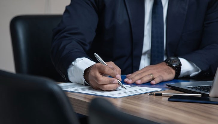 Европейските санкции спрямо Русия в областта на обществените поръчки се заобикалят грубо у нас