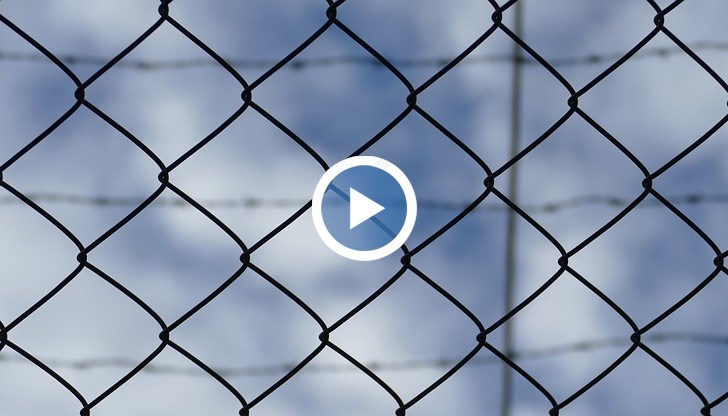 Преглеждат се записи на камери от целия регион на затвора