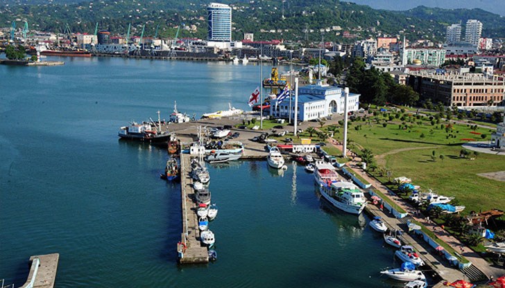 Операцията по претърсването на плавателния съд продължила четири часа Операцията по претърсването на плавателния съд продължила четири часа