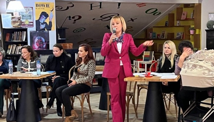 71 жени, сред които Нешка Робева, Анна Заркова и Мая Манолова се обявиха срещу решението за военно-техническа помощ за Украйна