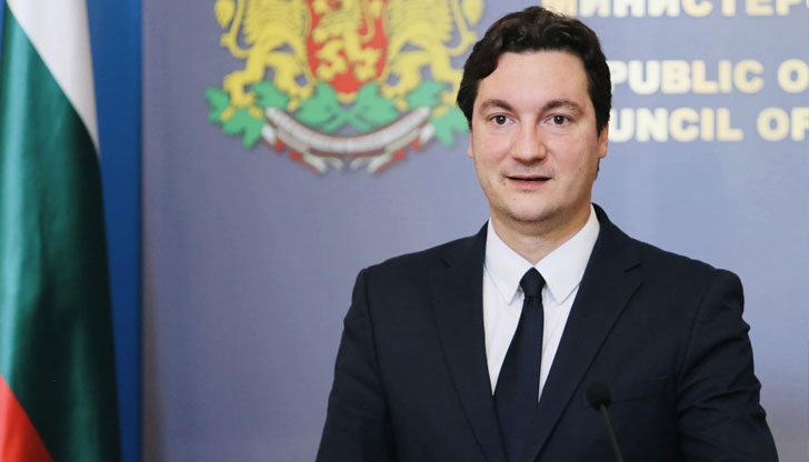 Промените, които се предлагат, може да се случат на законово ниво, без да има нужда от отваряне на Конституцията, обясни правосъдният министър