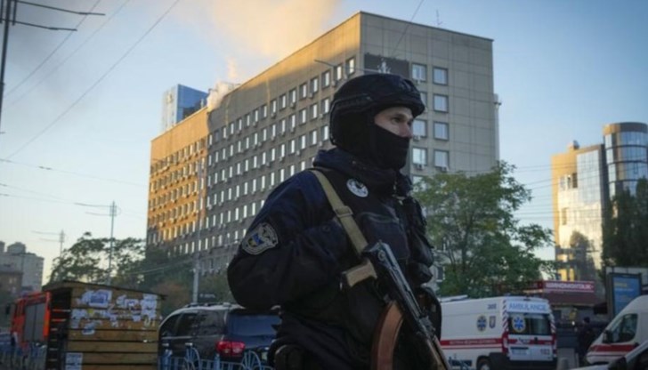 Това е най-мащабният ракетен удар от 10 октомври насам Това е най-мащабният ракетен удар от 10 октомври насам