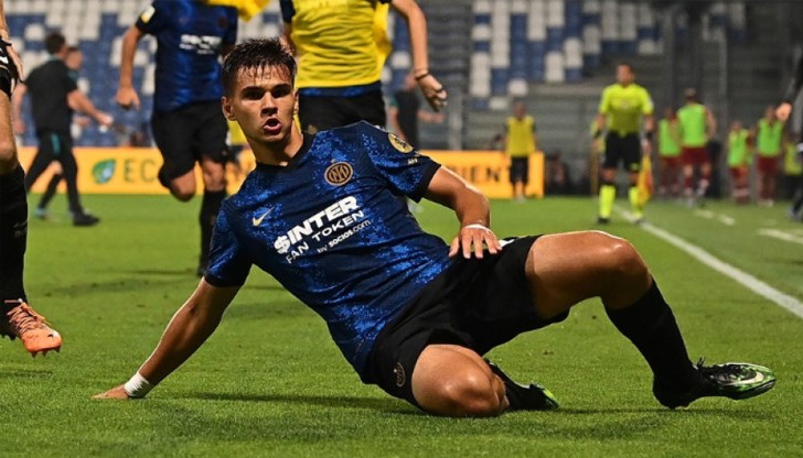 От 11-те метра Никола Илиев беше точен за 1:1 в полза на младежкия отбор на Интер От 11-те метра Никола Илиев беше точен за 1:1 в полза на младежкия отбор на Интер