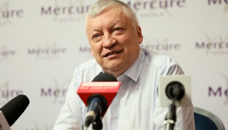 Анатолий Карпов беше приет в болница по спешност
