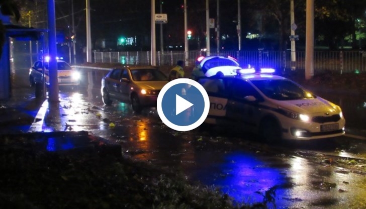 Шофьорът първоначално не е спрял и е напуснал мястото на инцидента, но малко по-късно се е върнал