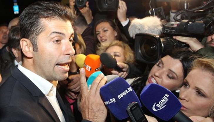 Президентът трябва да наложи вето, ако приемат промените в Изборния кодекс, категоричен е Петков