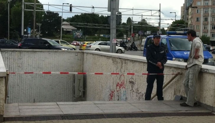 Причината са два изоставени куфара Причината са два изоставени куфара