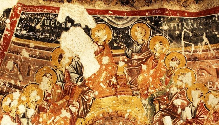 Изложбата е посветена на 800-годишнината от създаването на Ивановските скални църкви