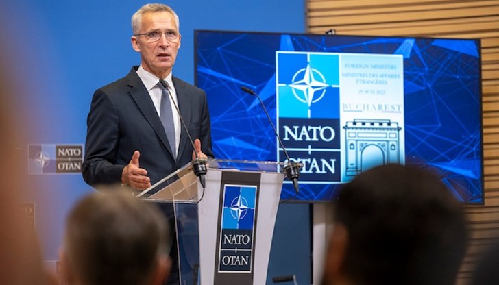 НАТО ще продължи да подкрепя Украйна, докато е необходимо и няма да отстъпим, заяви Столтенберг