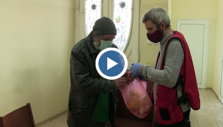 За 11 поредна година от Българския червен кръст в Русе ще предлагат топла храна и напитки на бездомни и скитащи лица