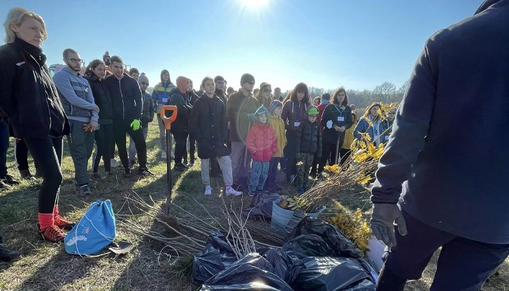 „СъГраждани“ канят русенци да грабнат мотиките и лопатите и на 27 ноември да засадят фиданките в Новата гора „СъГраждани“ канят русенци да грабнат мотиките и лопатите и на 27 ноември да засадят фиданките в Новата гора