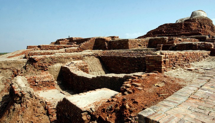 Наводненията, ураганите, циклоните и все по-честите пожари оставят твърде голям отпечатък върху културното наследство Наводненията, ураганите, циклоните и все по-честите пожари оставят твърде голям отпечатък върху културното наследство