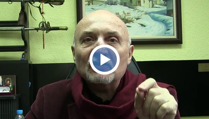 Според него, това се дължи до голяма степен на факта, че България произвежда едва между 19 и 27% от храните, които консумира