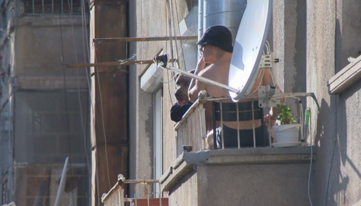 Баща му все още не си е подал оставката Баща му все още не си е подал оставката