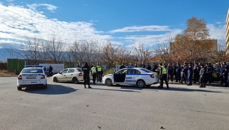 Всяко районно управление ще има такива ленти, както и служителите, които са на автомагистрала „Тракия“ и на КПП по нея