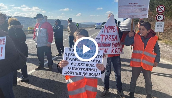 Жители на Омуртаг се къпят с канчета и перат с дъждовна вода