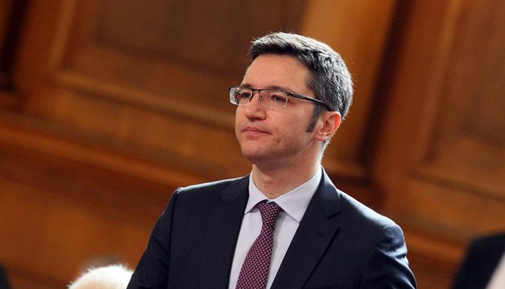 Според депутата от БСП много избиратели искат да се върне възможността да се гласува на хартия, защото се притесняват от машините