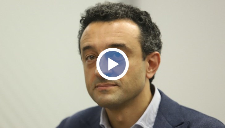 Но такова решение не е взимано. Не мисля, че коалиция с ГЕРБ ще се дискутира. Ще обсъждаме политики, коментира депутатът от ПП