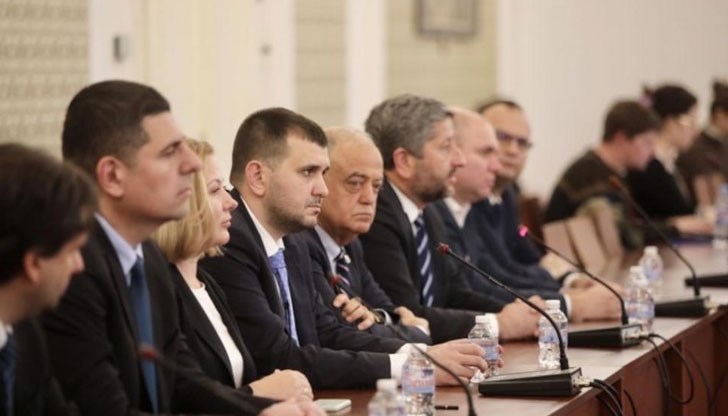 С вас нямаме червени линии и вече демонстрирахме мнозинства по темите, заяви Десислава Атанасова С вас нямаме червени линии и вече демонстрирахме мнозинства по темите, заяви Десислава Атанасова