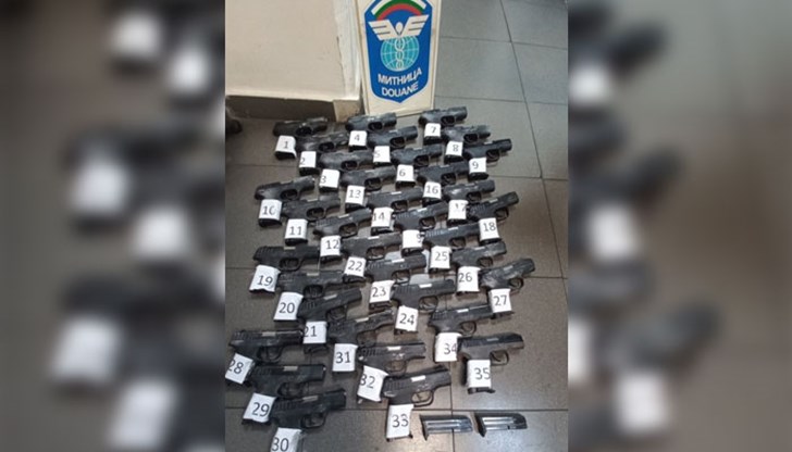 Огнестрелните оръжия са самоделно направени и са годни за употреба