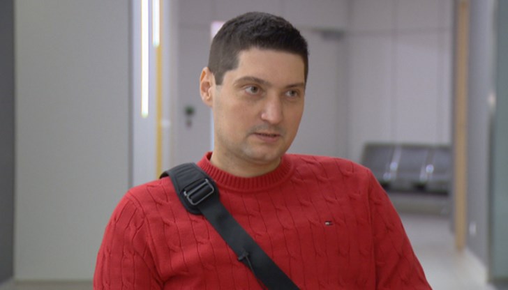 За хората това може да е чанта с компютър, но за Георги е спасителният пояс, докато чака за трансплантация