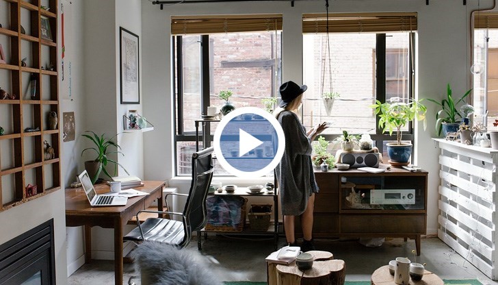 В замяна на това работещите биват компенсирани с бонуси и помощи