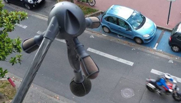 Един мотоциклет, надвишаващ допустимите акустични граници посред нощ, може да събуди 10 000 души, според френското МВР Един мотоциклет, надвишаващ допустимите акустични граници посред нощ, може да събуди 10 000 души, според френското МВР