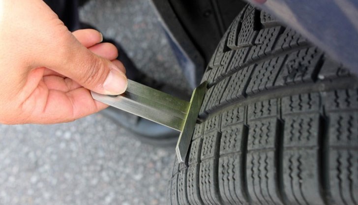 Всички автомобили трябва да са със зимни гуми или дълбочината на протектора им да бъде до 4 мм