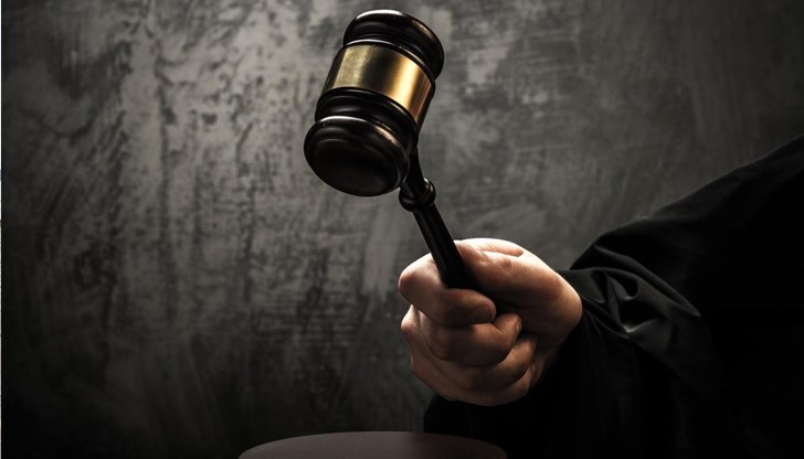 Седмината участници в организираната престъпна група имат забрана да напускат пределите на България Седмината участници в организираната престъпна група имат забрана да напускат пределите на България