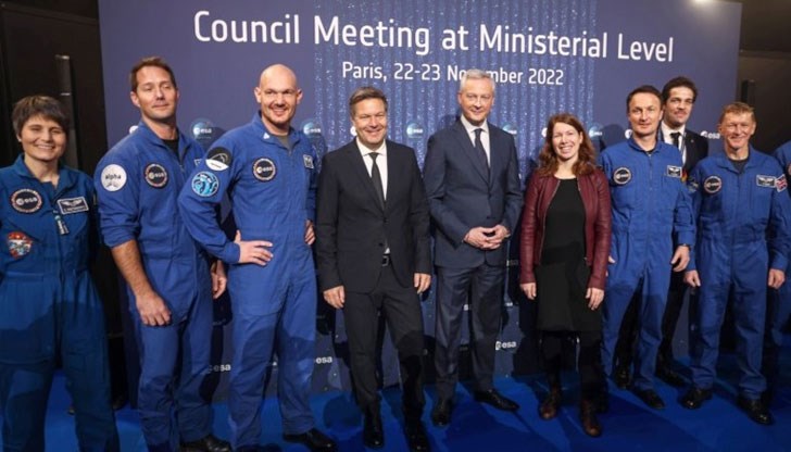 Джон Макфол ще бъде първият "параастронавт"