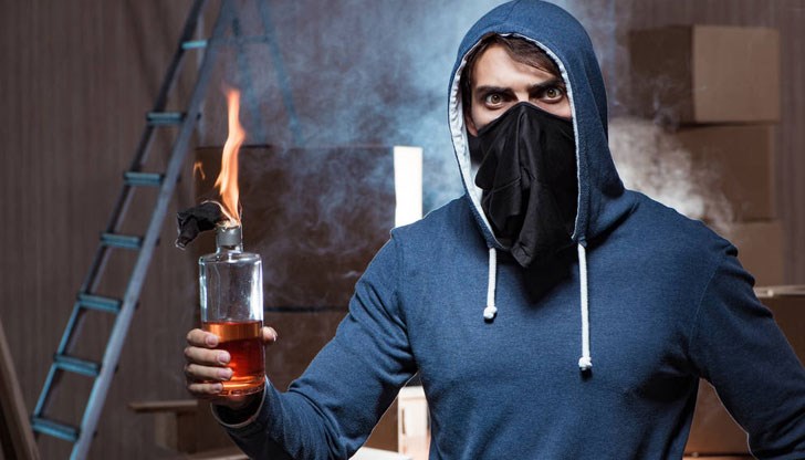 Полицията е провела специализирана операция в гръцката столица във връзка с утрешния национален празник на страната