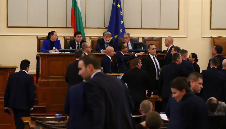 Цончо Ганев предизвика сериозен скандал в Народното събрание