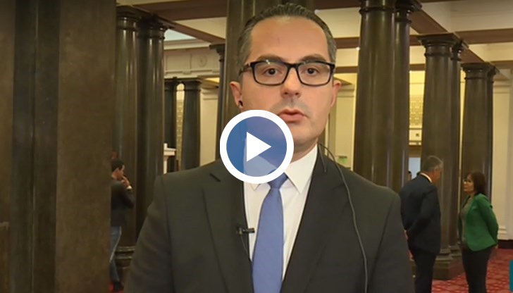 Депутатът коментира също казуса "Лукойл" и гласуването с машини