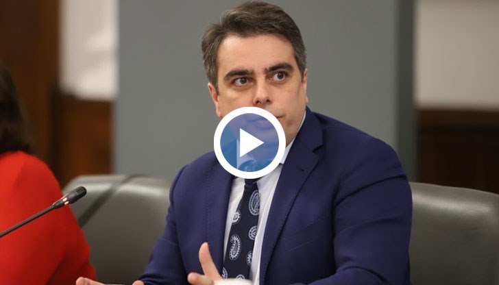 Не може да свика разговори, не може да формира коалиция, не може да даде план за управление на държавата, заяви съпредседателят на „Продължаваме промяната“